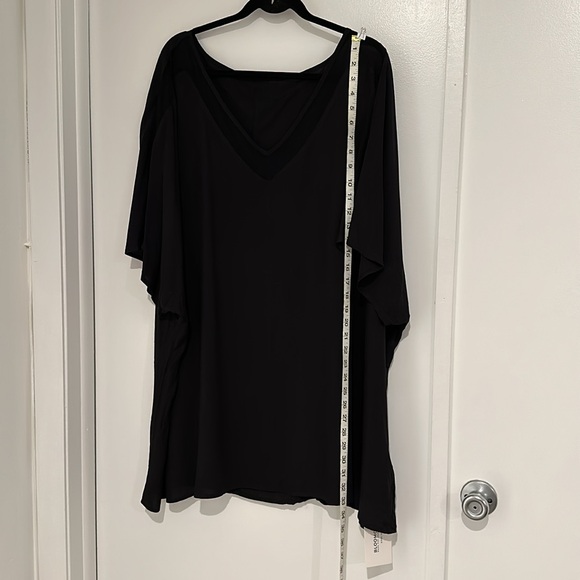 NWT Bloomchic 30 Plus, Black short sleeve blouse with lace trimming. - Picture 7 of 9